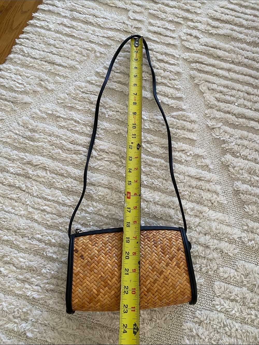 Urban Outfitters Woven Straw Crossbody Bag with Black Trim - Picture 8 of 9